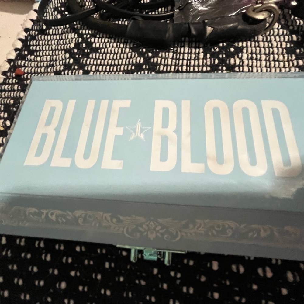 Jeffree Star Blue Blood Pallet
